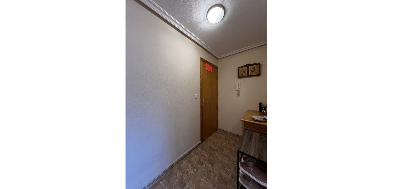 Sale - Apartment / flat -
Torrevieja - Torrevieja - Centre