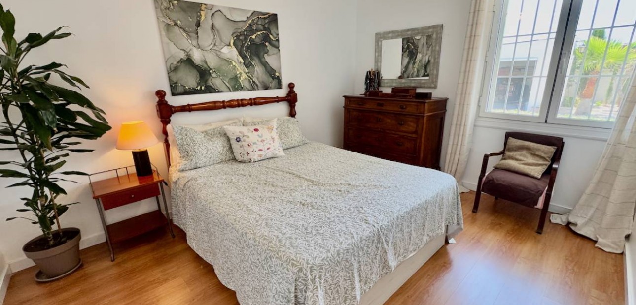 Sale - Finca / Country Property -
Torrellano