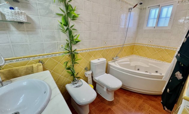 Sale - Finca / Country Property -
Torrellano