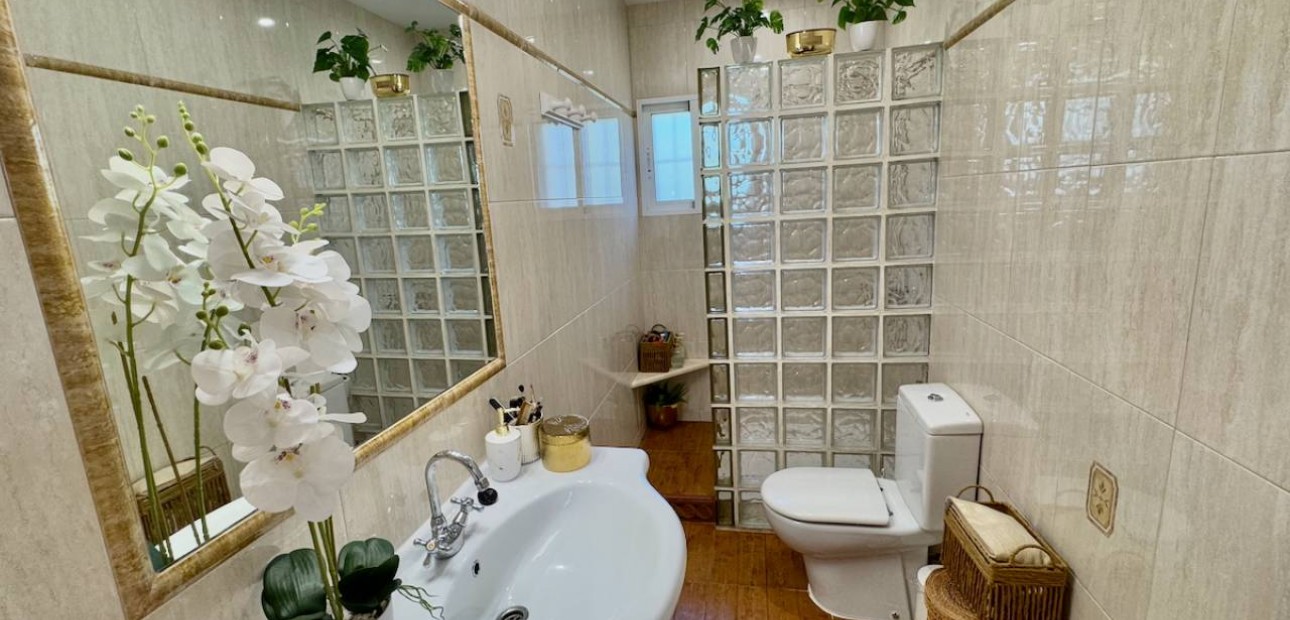 Sale - Finca / Country Property -
Torrellano