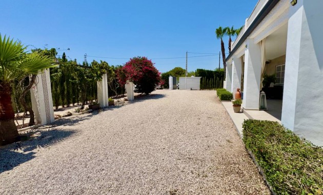 Sale - Finca / Country Property -
Torrellano
