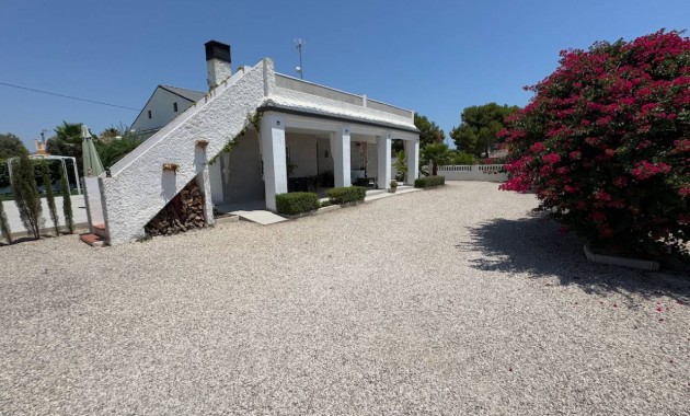 Sale - Finca / Country Property -
Torrellano