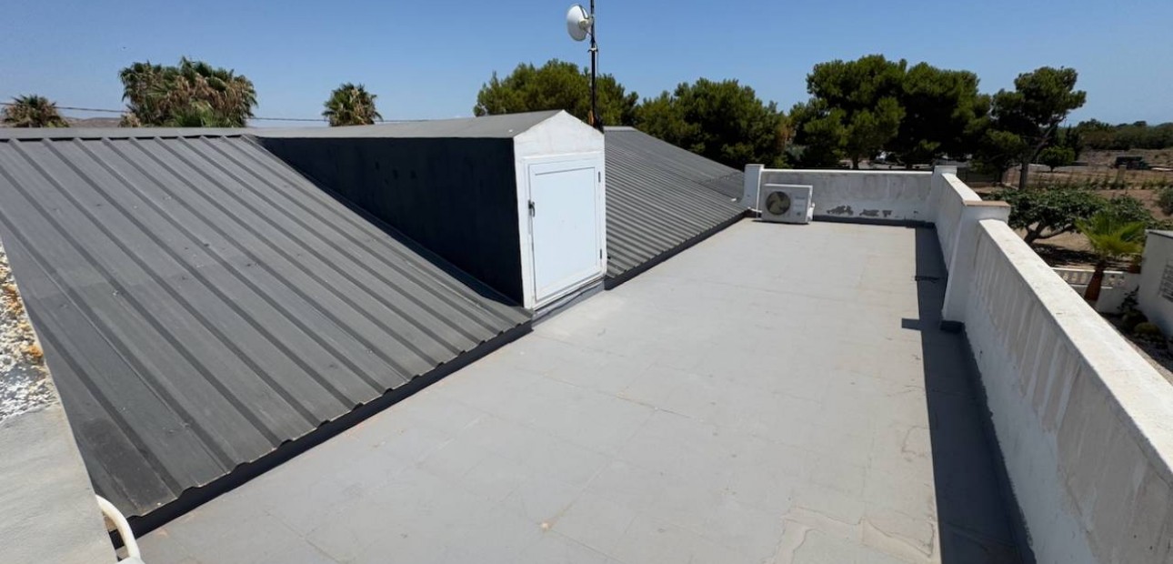 Sale - Finca / Country Property -
Torrellano