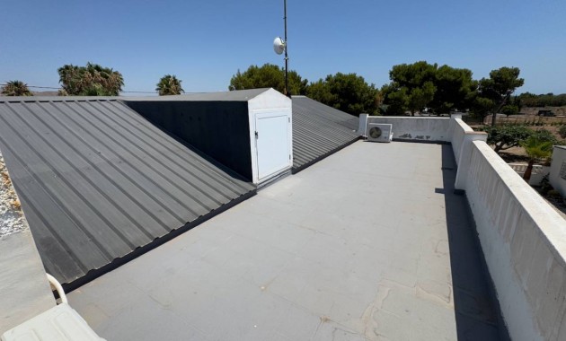 Sale - Finca / Country Property -
Torrellano