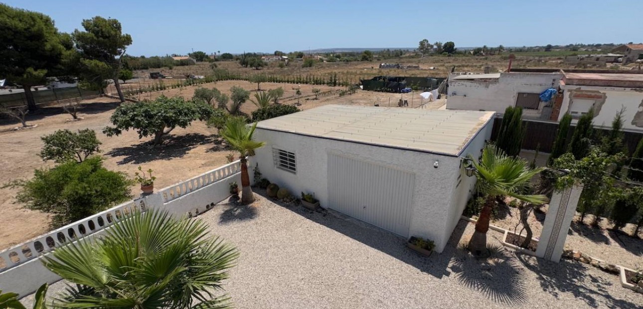 Sale - Finca / Country Property -
Torrellano