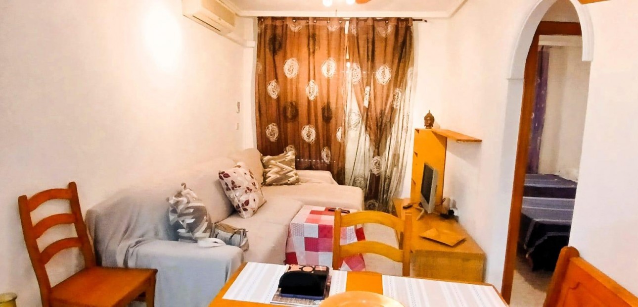 Sale - Apartment / flat -
Torrevieja - Estacion de autobuses