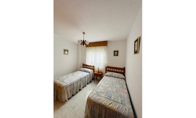 Sale - Apartment / flat -
Torrevieja - Paseo maritimo