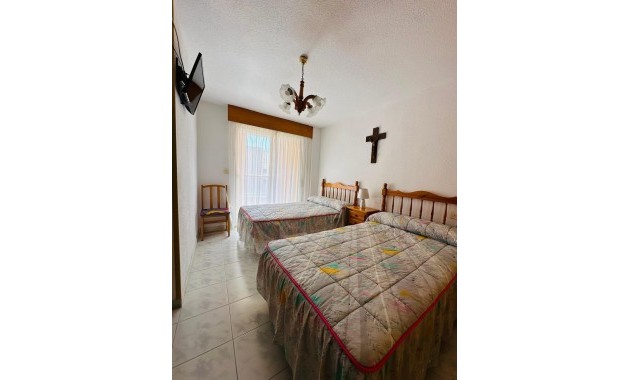 Sale - Apartment / flat -
Torrevieja - Paseo maritimo