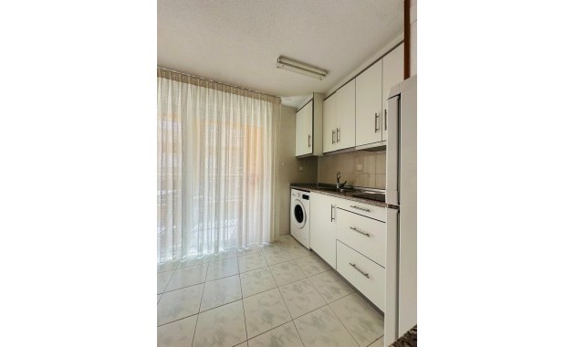 Sale - Apartment / flat -
Torrevieja - Paseo maritimo