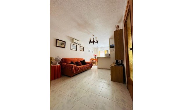 Sale - Apartment / flat -
Torrevieja - Paseo maritimo