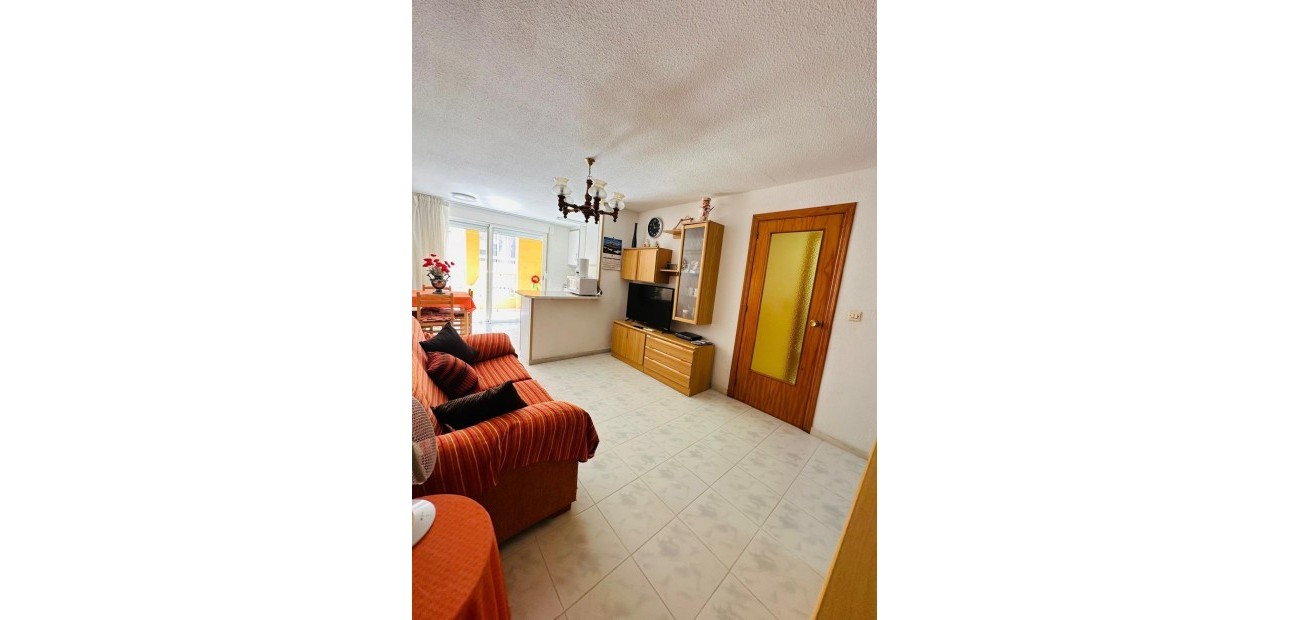 Sale - Apartment / flat -
Torrevieja - Paseo maritimo