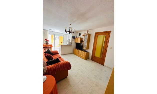 Sale - Apartment / flat -
Torrevieja - Paseo maritimo