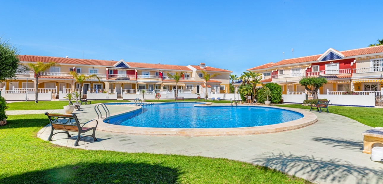 Sale - Townhouse -
Ciudad Quesada - Doña Pepa