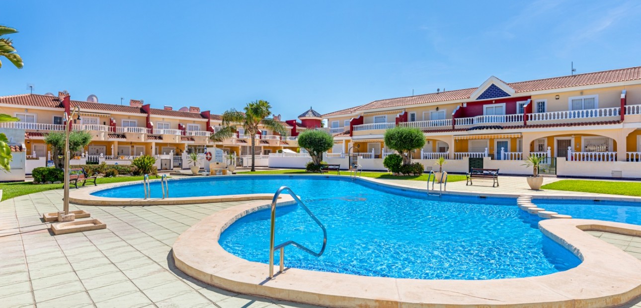 Sale - Townhouse -
Ciudad Quesada - Doña Pepa