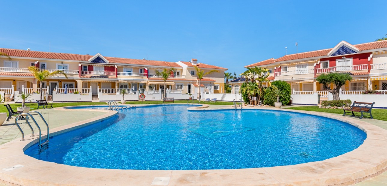 Sale - Townhouse -
Ciudad Quesada - Doña Pepa