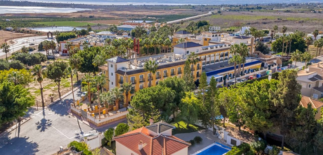 Sale - Detached Villa -
Ciudad Quesada - Doña Pepa