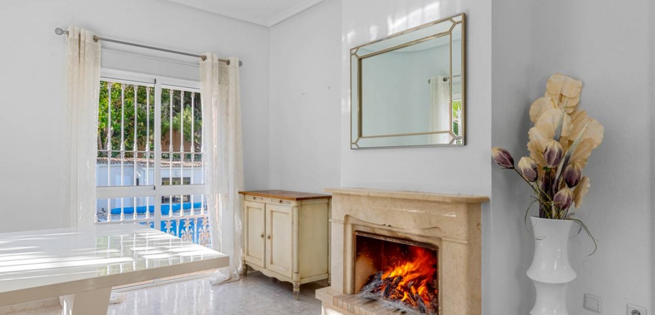 Sale - Detached Villa -
Ciudad Quesada - Doña Pepa