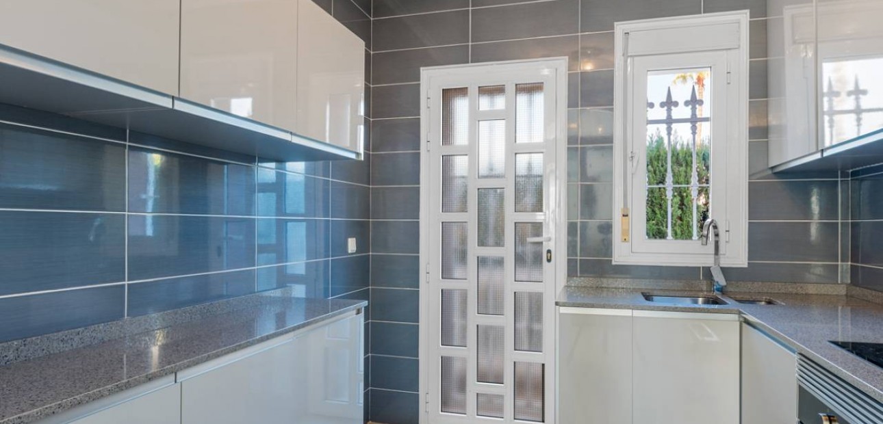 Sale - Detached Villa -
Ciudad Quesada - Doña Pepa
