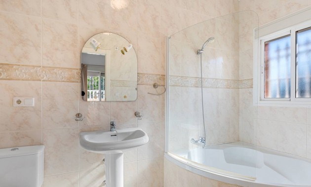 Sale - Detached Villa -
Ciudad Quesada - Doña Pepa