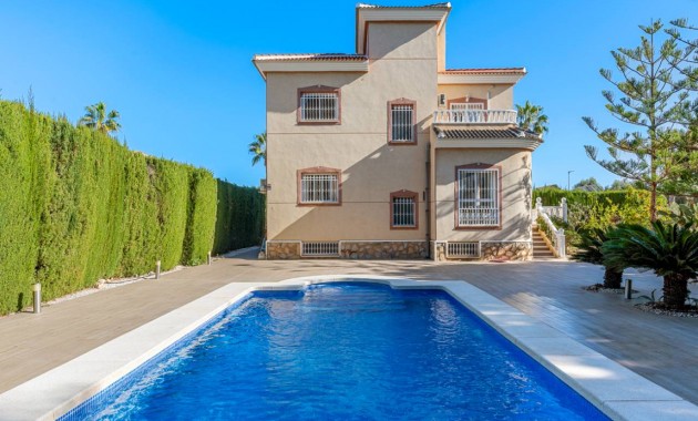 Sale - Detached Villa -
Ciudad Quesada - Doña Pepa