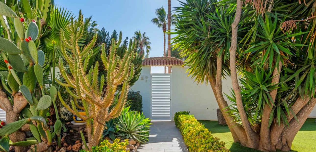 Sale - Detached Villa -
Ciudad Quesada - Doña Pepa
