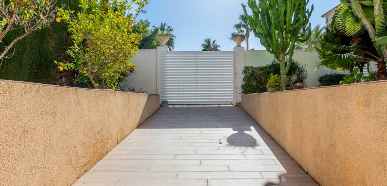 Sale - Detached Villa -
Ciudad Quesada - Doña Pepa