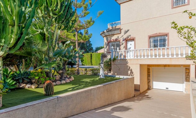 Sale - Detached Villa -
Ciudad Quesada - Doña Pepa
