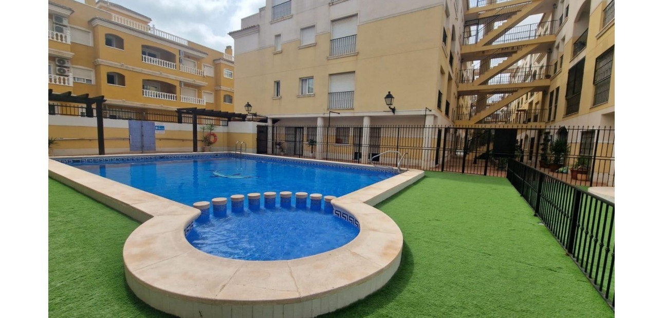 Venta - Apartamento / piso -
Formentera del Segura