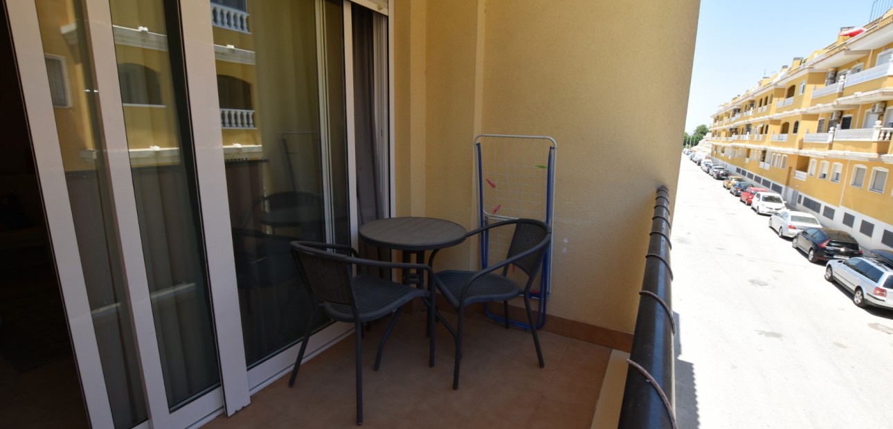 Venta - Apartamento / piso -
Formentera del Segura