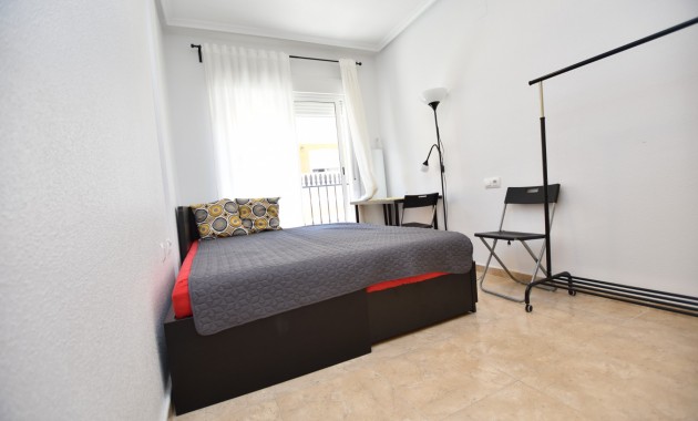 Venta - Apartamento / piso -
Formentera del Segura