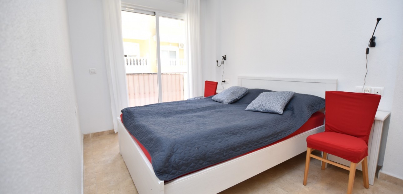 Venta - Apartamento / piso -
Formentera del Segura