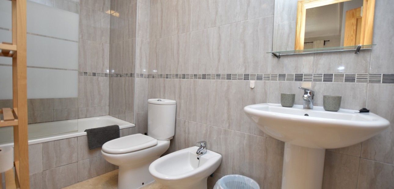 Venta - Apartamento / piso -
Formentera del Segura