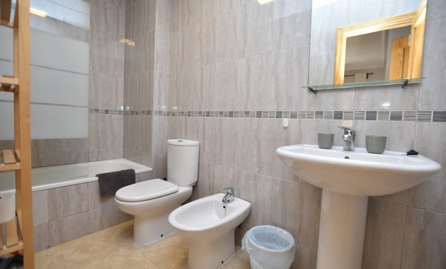 Venta - Apartamento / piso -
Formentera del Segura