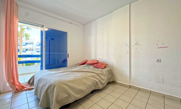 Venta - Apartamento / piso -
Orihuela Costa - Playa Flamenca