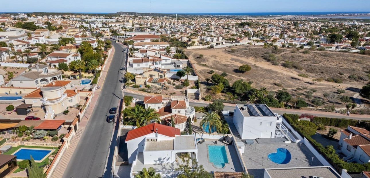 Sale - Detached Villa -
Ciudad Quesada - Town Center