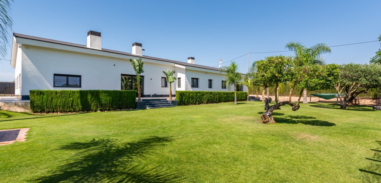 Sale - Detached Villa -
Elche