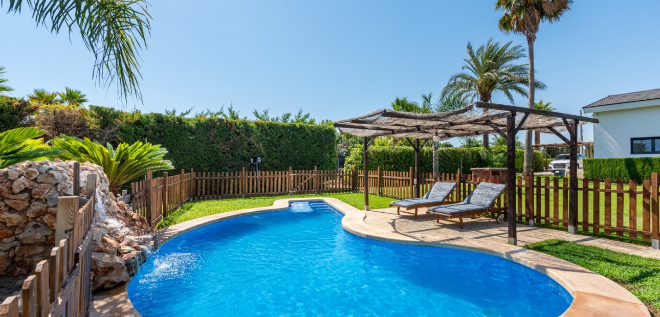 Sale - Detached Villa -
Elche