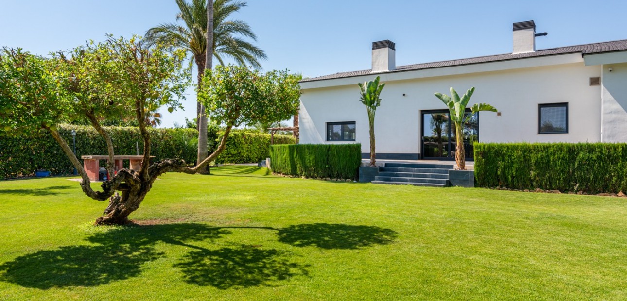 Sale - Detached Villa -
Elche