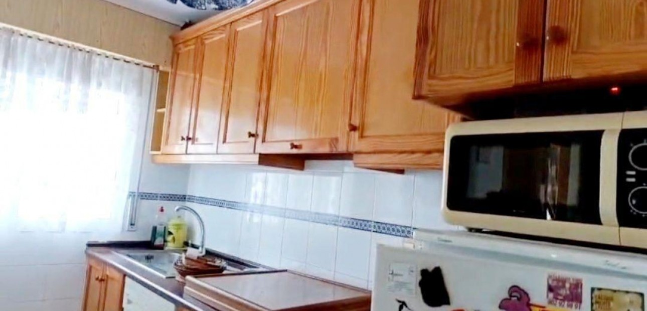Sale - Apartment / flat -
Torrevieja - Estacion de autobuses