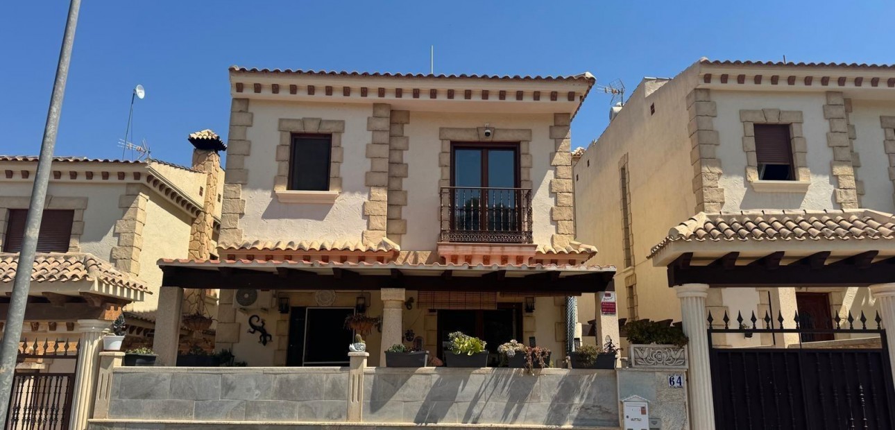 Sale - House -
Bigastro - Comunidad valenciana