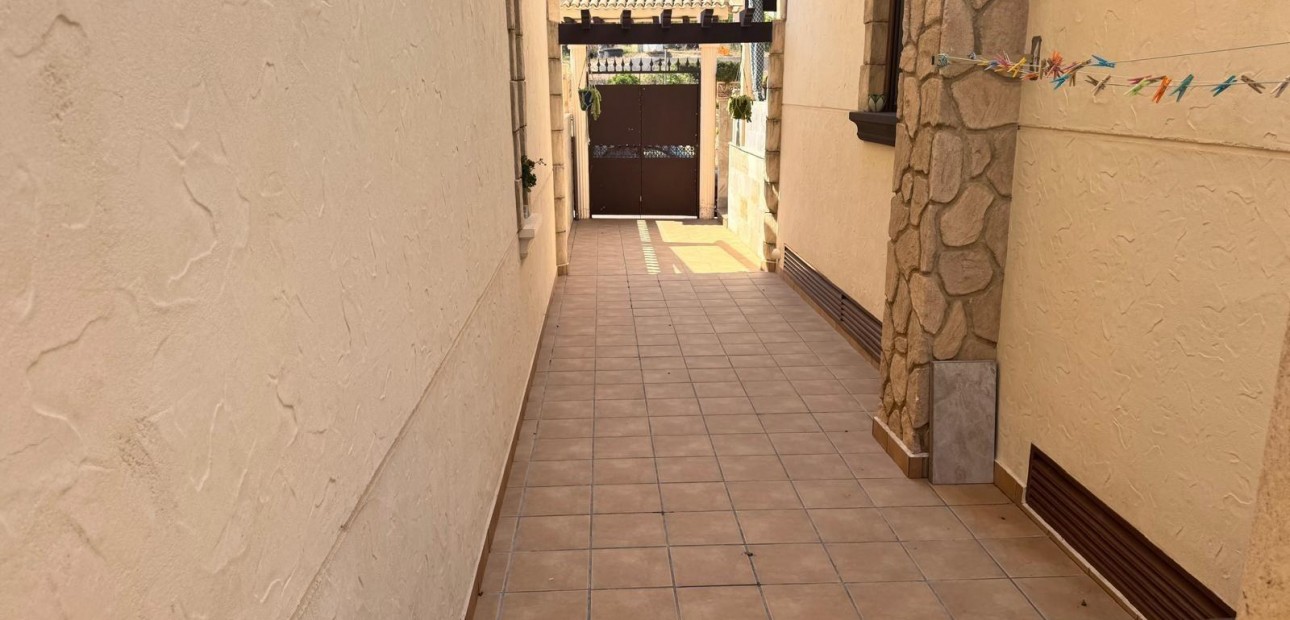 Sale - House -
Bigastro - Comunidad valenciana