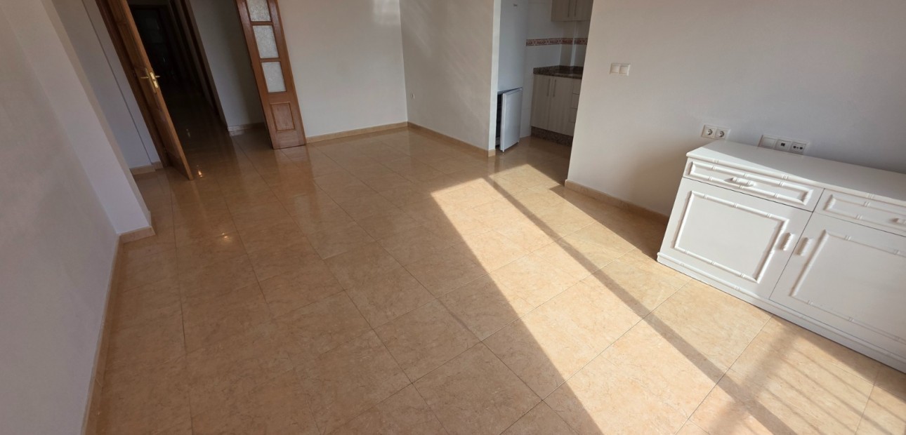 Venta - Apartamento / piso -
Almoradi - Centro