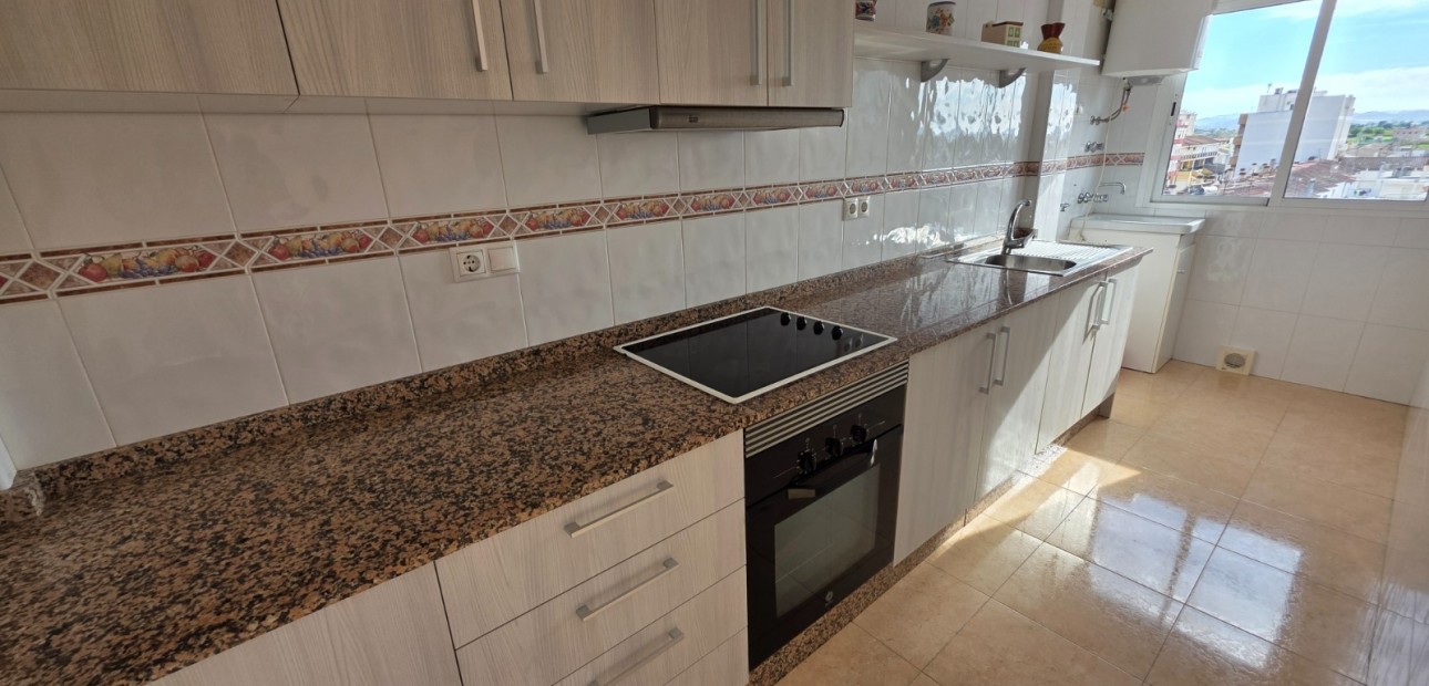 Venta - Apartamento / piso -
Almoradi - Centro