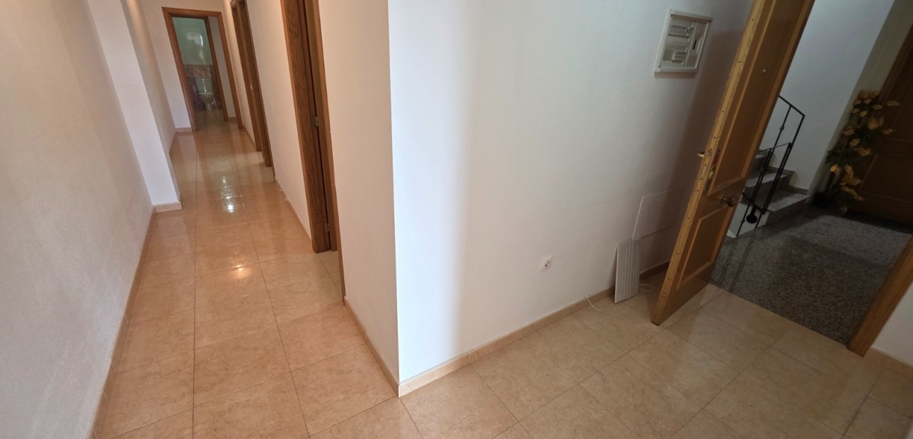 Venta - Apartamento / piso -
Almoradi - Centro