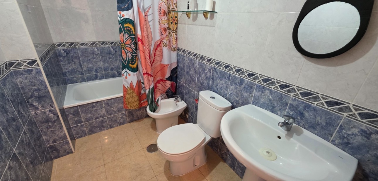Venta - Apartamento / piso -
Almoradi - Centro