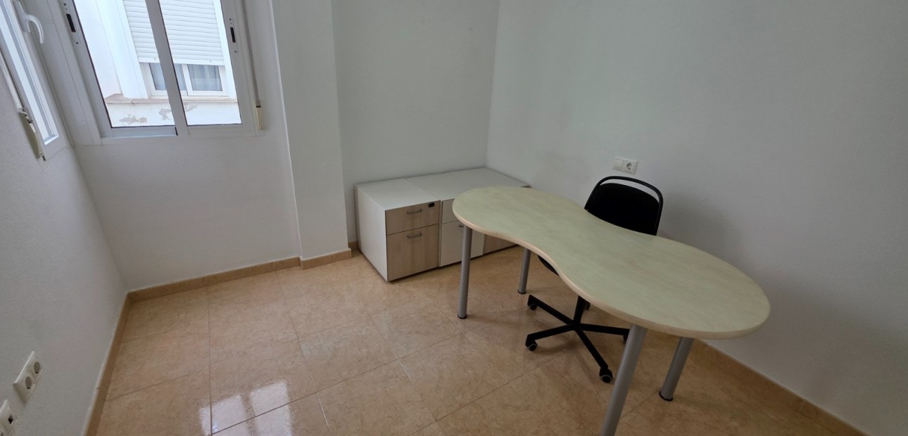 Venta - Apartamento / piso -
Almoradi - Centro
