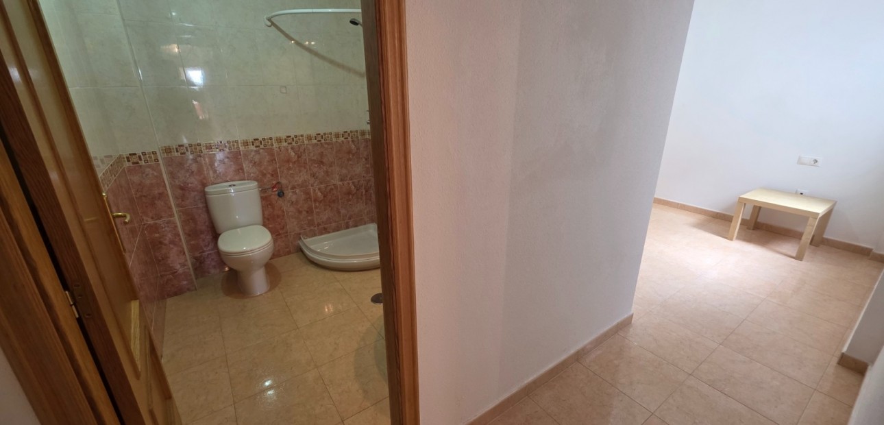 Venta - Apartamento / piso -
Almoradi - Centro