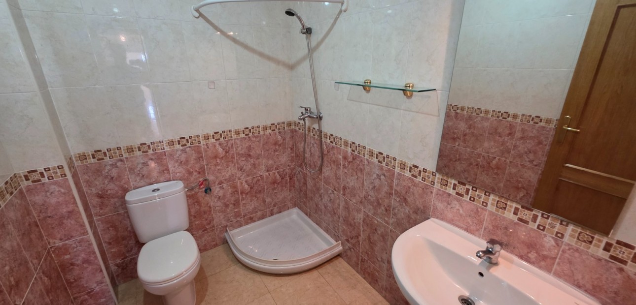 Venta - Apartamento / piso -
Almoradi - Centro