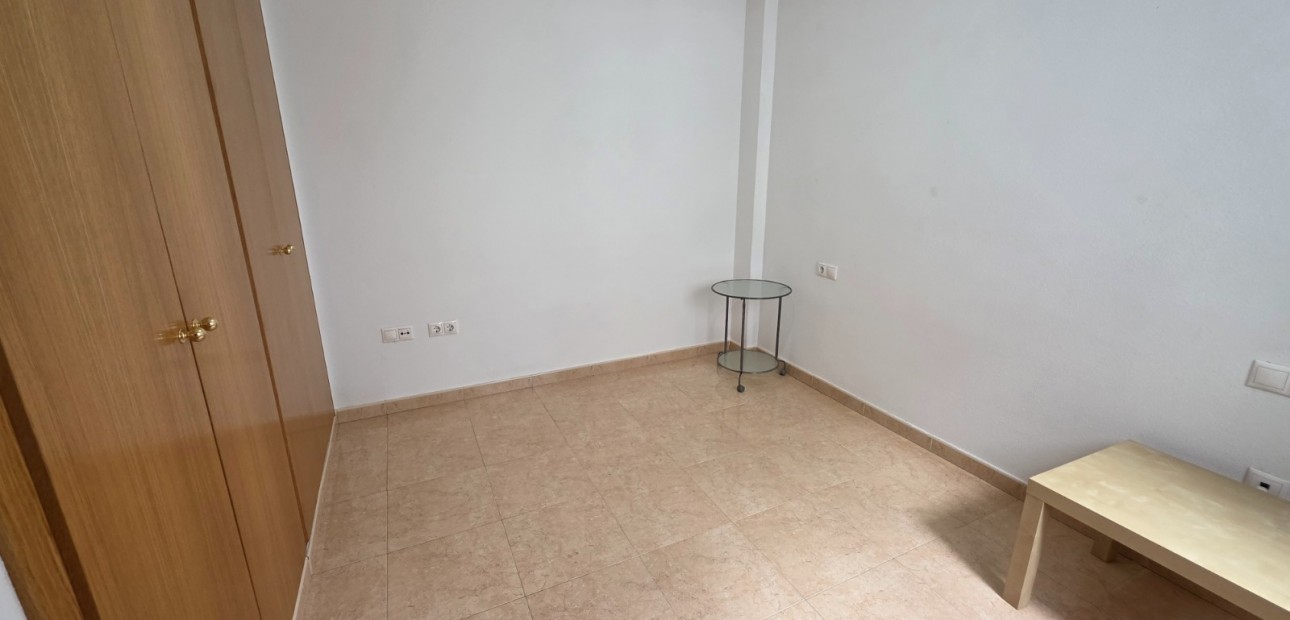 Venta - Apartamento / piso -
Almoradi - Centro