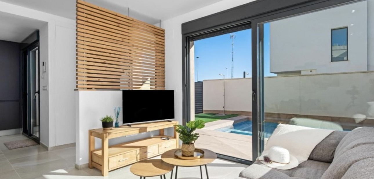 Sale - Villa -
San Miguel de Salinas